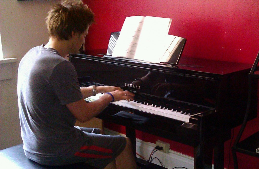 playing-piano