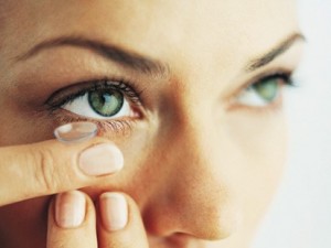 Choosing Colored Contact Lenses for a Different Look