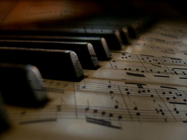 music-notes-piano