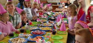 How to Set a Blasting Birthday Party in Winter Season for Teenagers