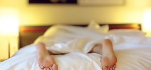 3 Reasons Why You Should Sleep Alone in Bed