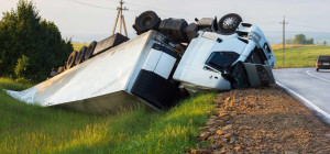 Why Should You Approach Only Truck Wreck Attorneys in Case of Trucking Catastrophes?