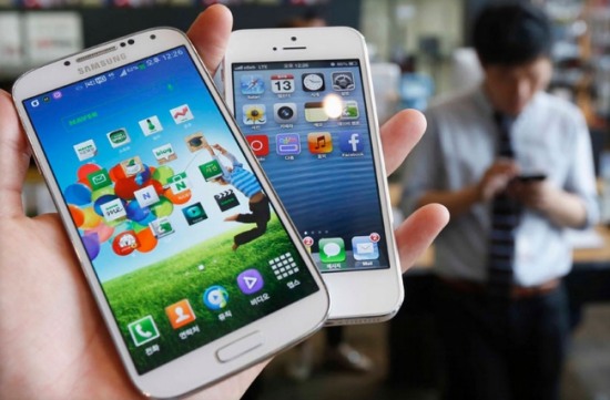 iPhone 5 or Samsung Galaxy 4S? Which is Better?