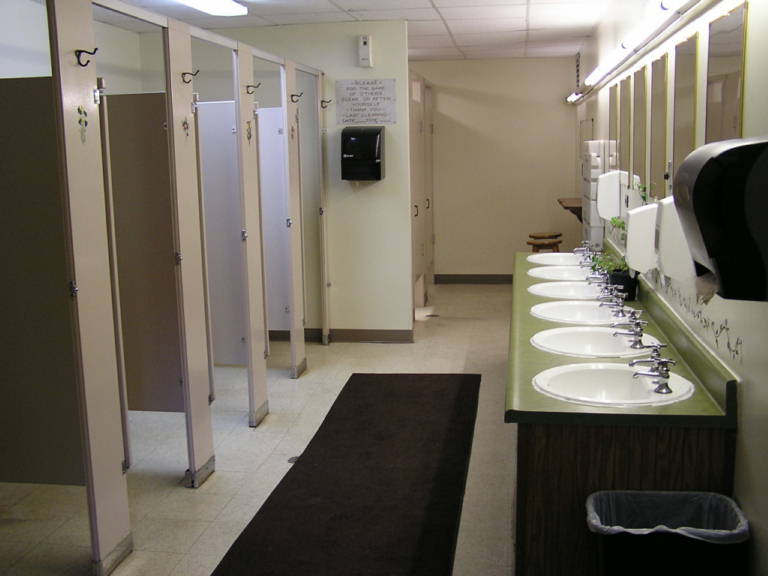 Tips for a Cleaner Public Bathroom
