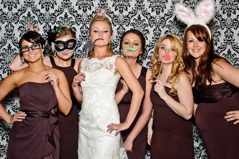 Why Photo Booths Are the Coolest Options in Your Weddings