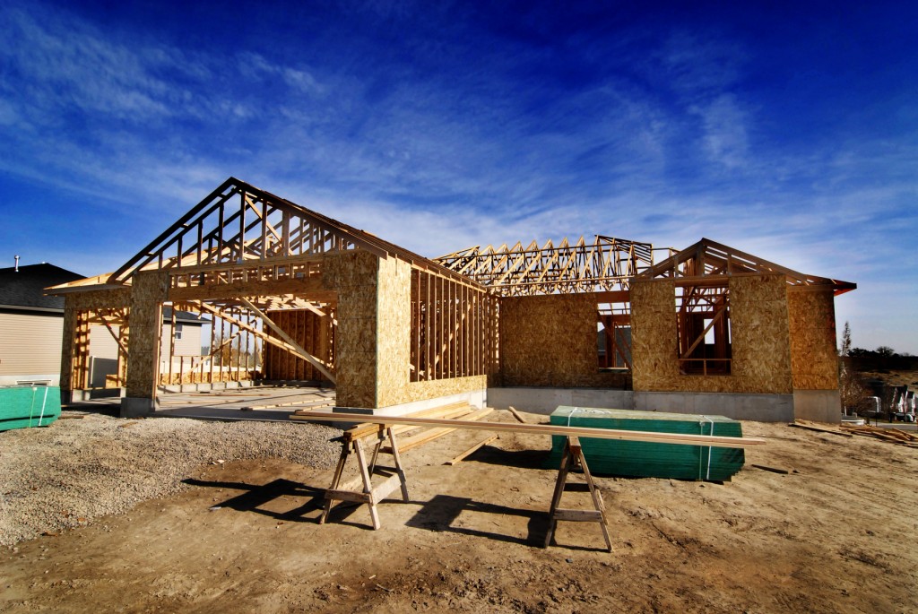 Pros and Cons of Building versus Buying a New Home