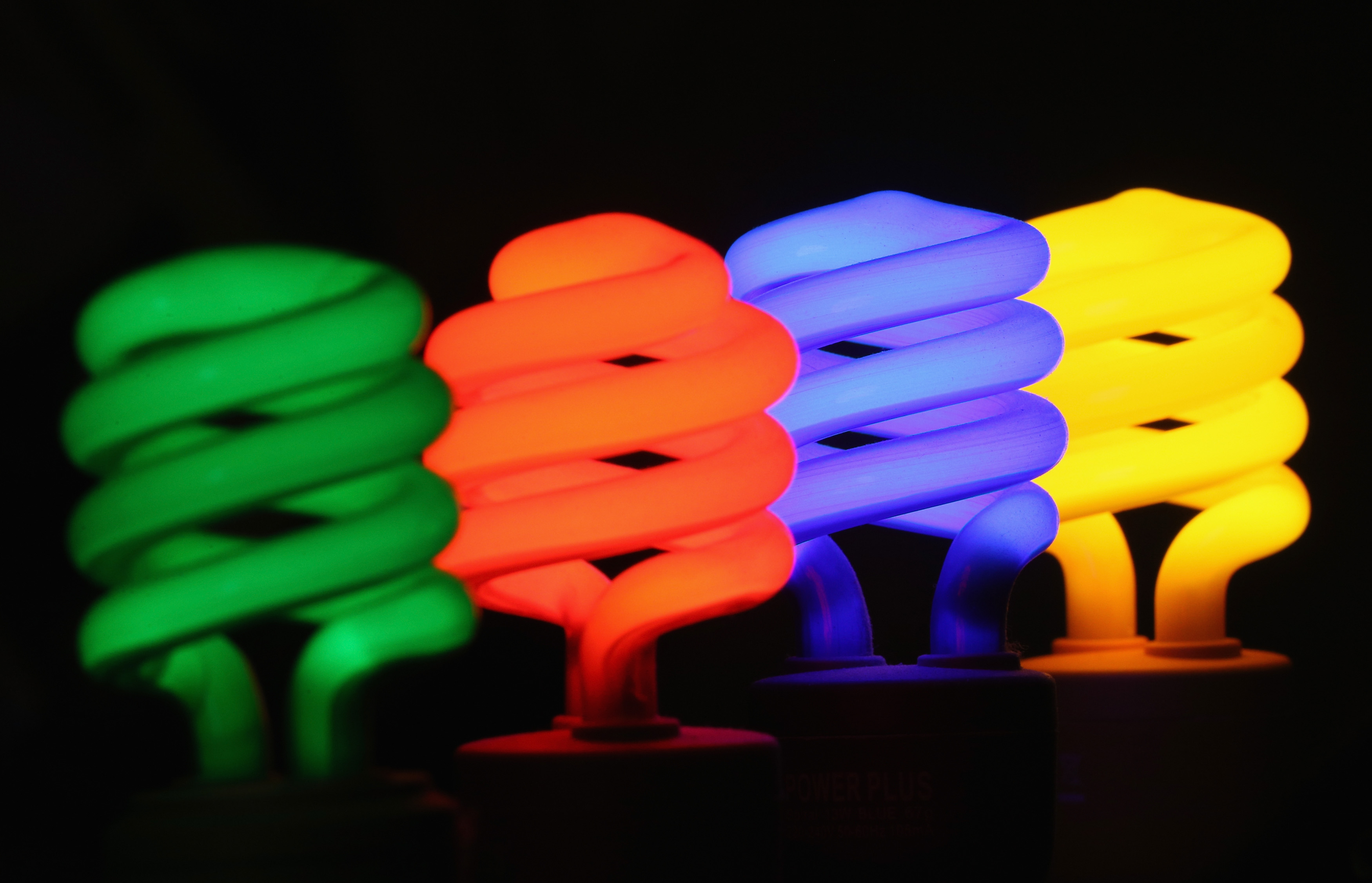 Main Benefits of Using Fluorescent Light Bulbs
