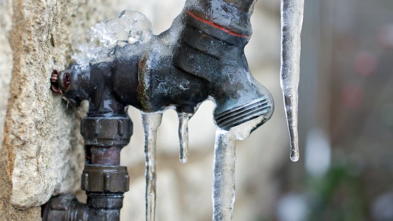 Avoid the dangers of frozen water pipes in Vancouver