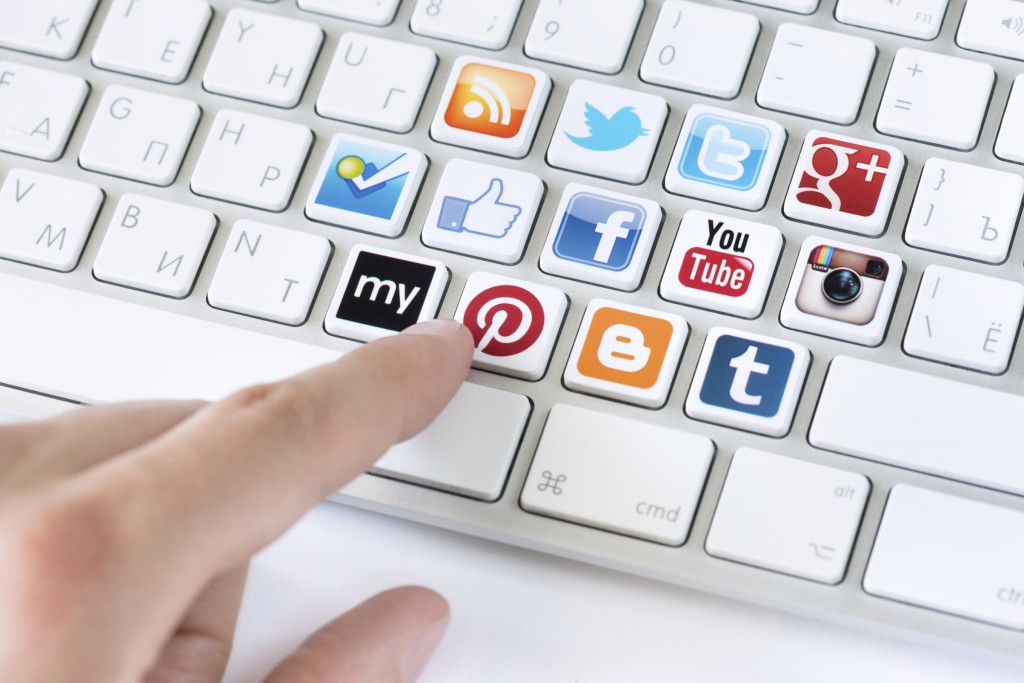 Top 10 Social Media Tools for Business Writers