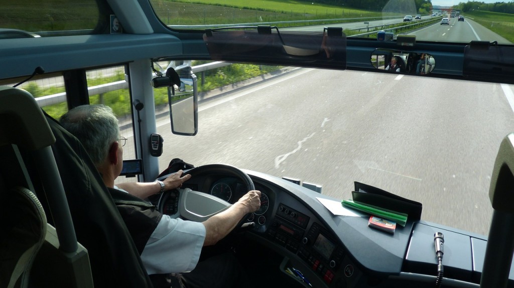 Blind Spots of the Truck Driver and Ways to Stay Out from Them