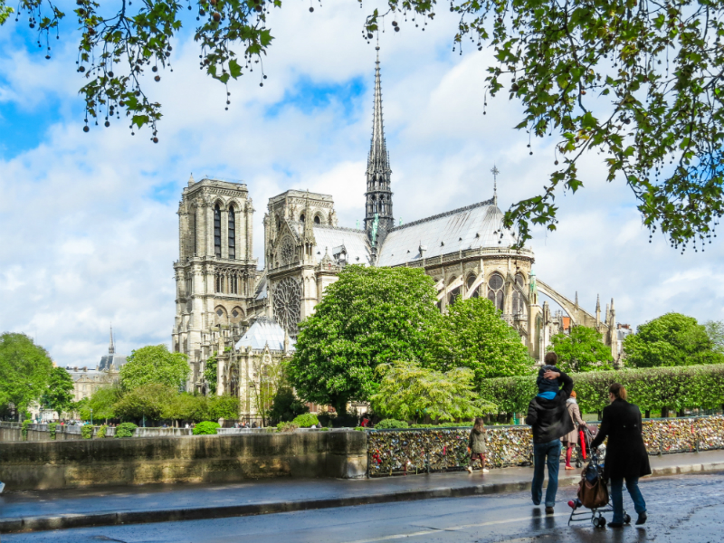 5 tips for stress-free trip to Paris with children
