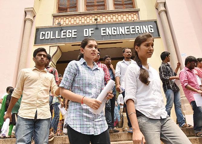 7 Things To Consider When Choosing Right Engineering College
