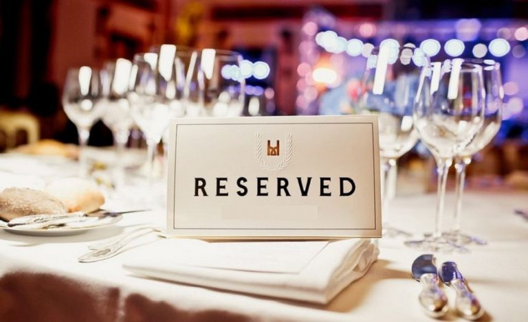 5 Things You Shouldn’t Be Doing While Reserving a Table at a Restaurant