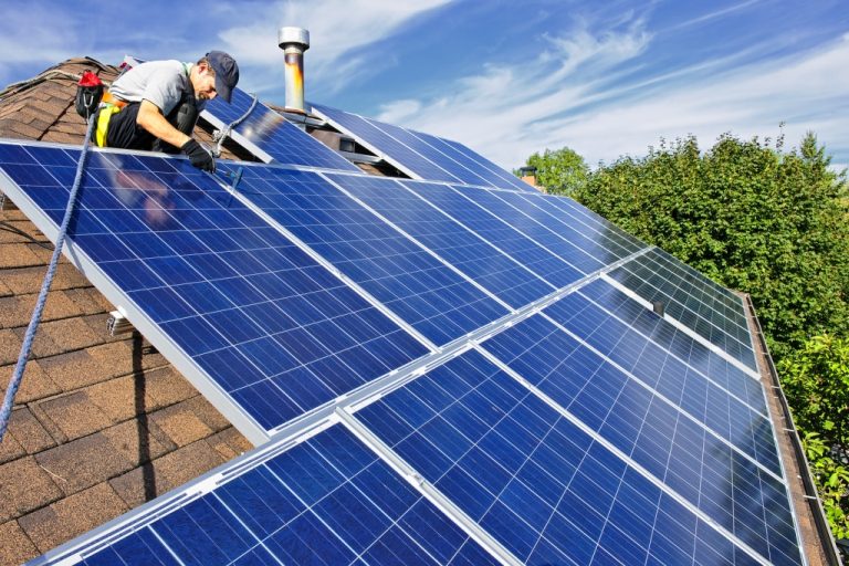Tips For The Homeowners That Decide They Want To Go Green With Solar Power