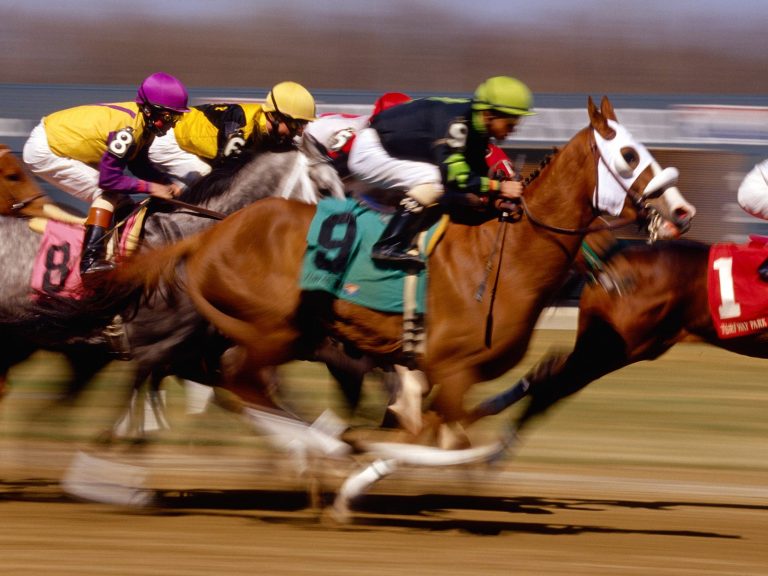 Horse Racing: The benefits of placing an Each Way Bet?