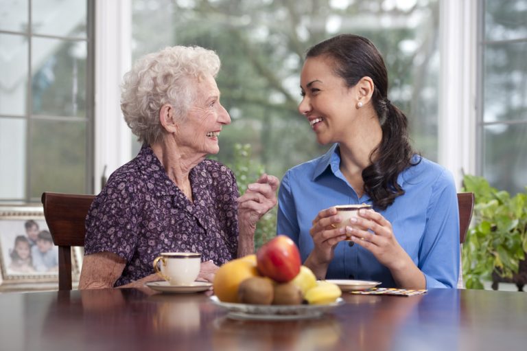 8 Tips for Choosing an Elderly Caregiver