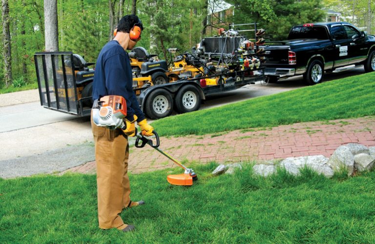 How to Effectively Use a String Trimmer