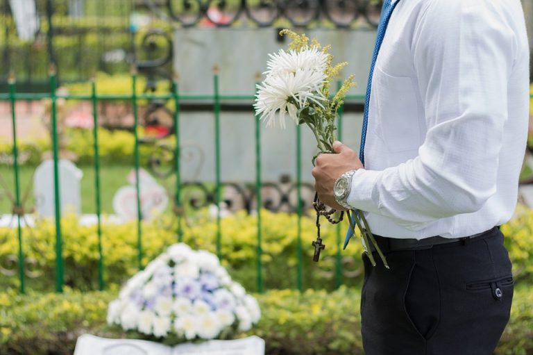 The Ultimate Guide To Planning A Funeral & Memorial Service
