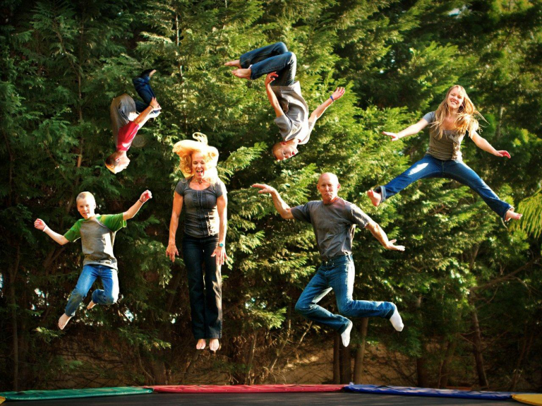 Bouncing for Joy – Why Trampoline Parks are the Perfect Family Activity