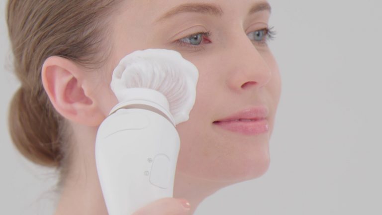 Tips for Selecting the Right Electronic Facial Cleansing Brush