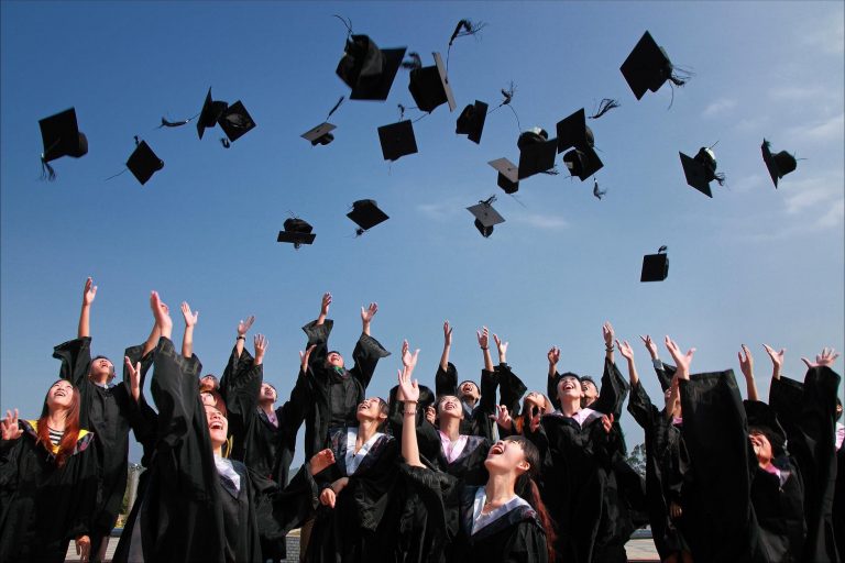 On the Road to Adulthood: Tips for a Fantastic Graduation Party