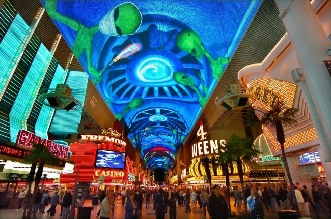 4 Must-See Attractions While Visiting Las Vegas