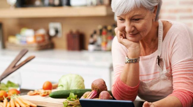 Best Tips for Women Over 40 on How to Eat to Maintain Health and Weight