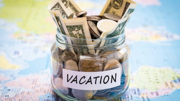 The secrets of saving money when traveling. 10 tips for you.