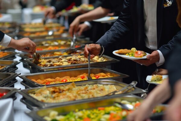 The Factors that Need to be Addressed while Choosing a Corporate Lunch Catering Company