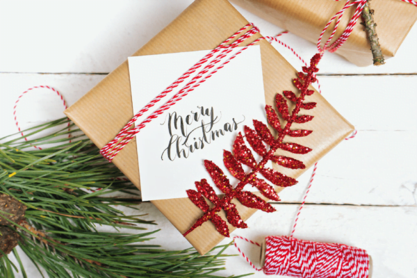 Holiday Season: 5 Ways to Save Money on Christmas Gifts