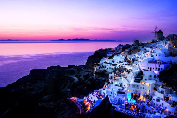 7 Tips on Renting a Car in Santorini
