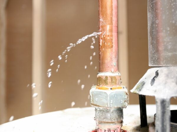 5 Major Signs of a Water Leak
