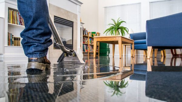 What to Consider Before Hiring A Water Damage Contractor