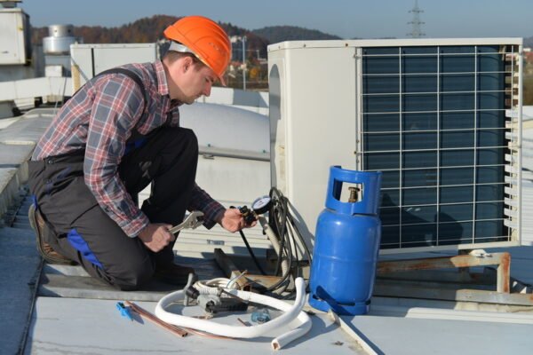 4 Maintenance Tips to Improve the Efficiency of Commercial Air Conditioner