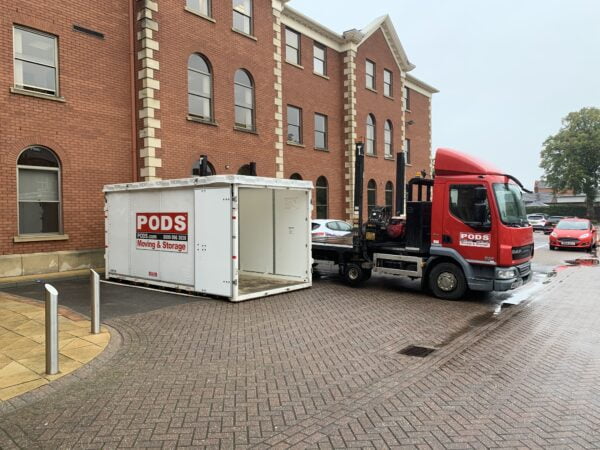 Moving Pods – How Beneficial Are They for a Business Move?