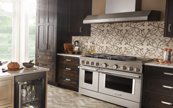 What To Consider When Choosing a Range Hood For Your Kitchen