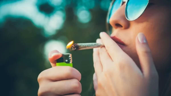 The Pros and Cons of Smoking Weed: A Comprehensive Analysis